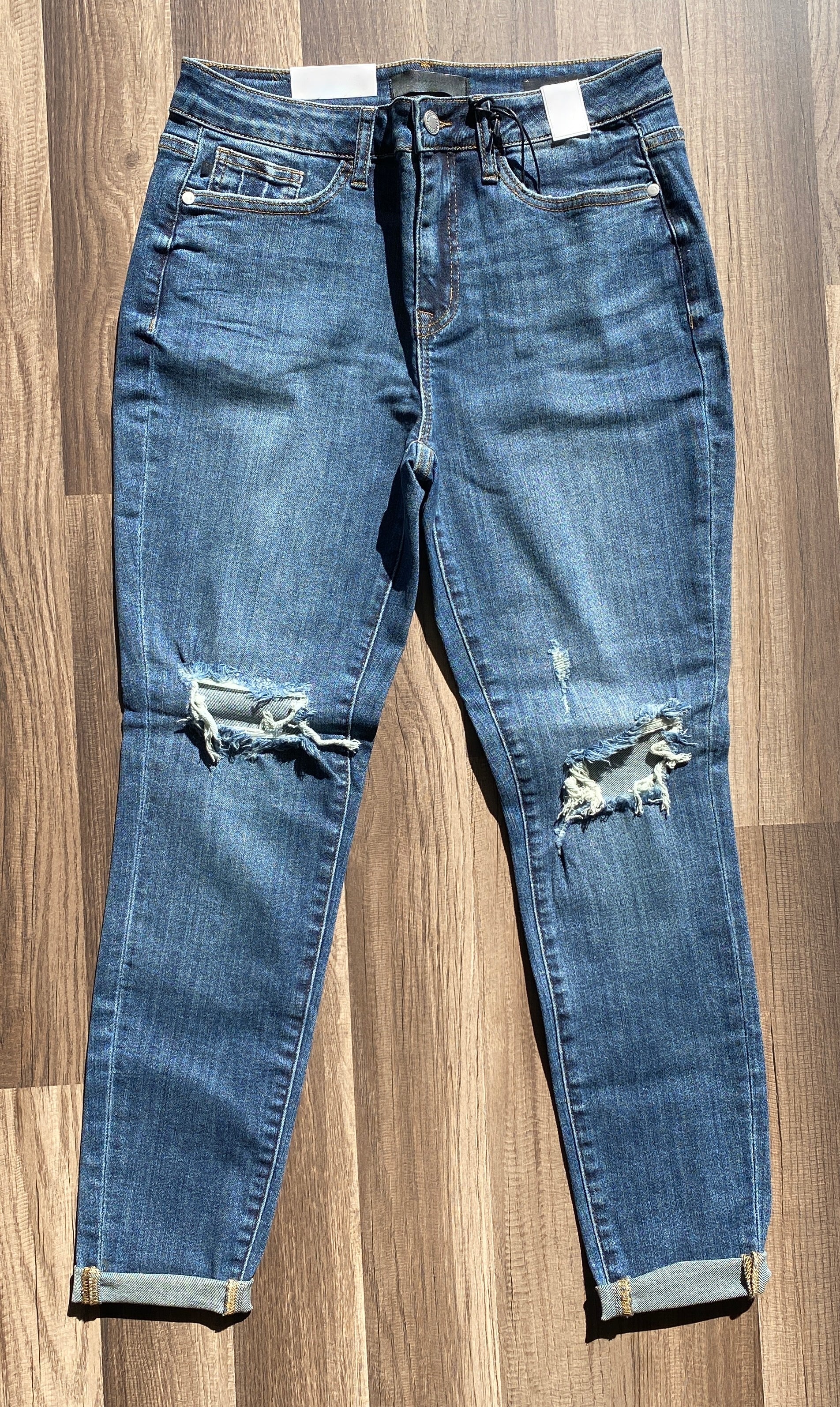 Mid-Rise Distressed Knee Jeans